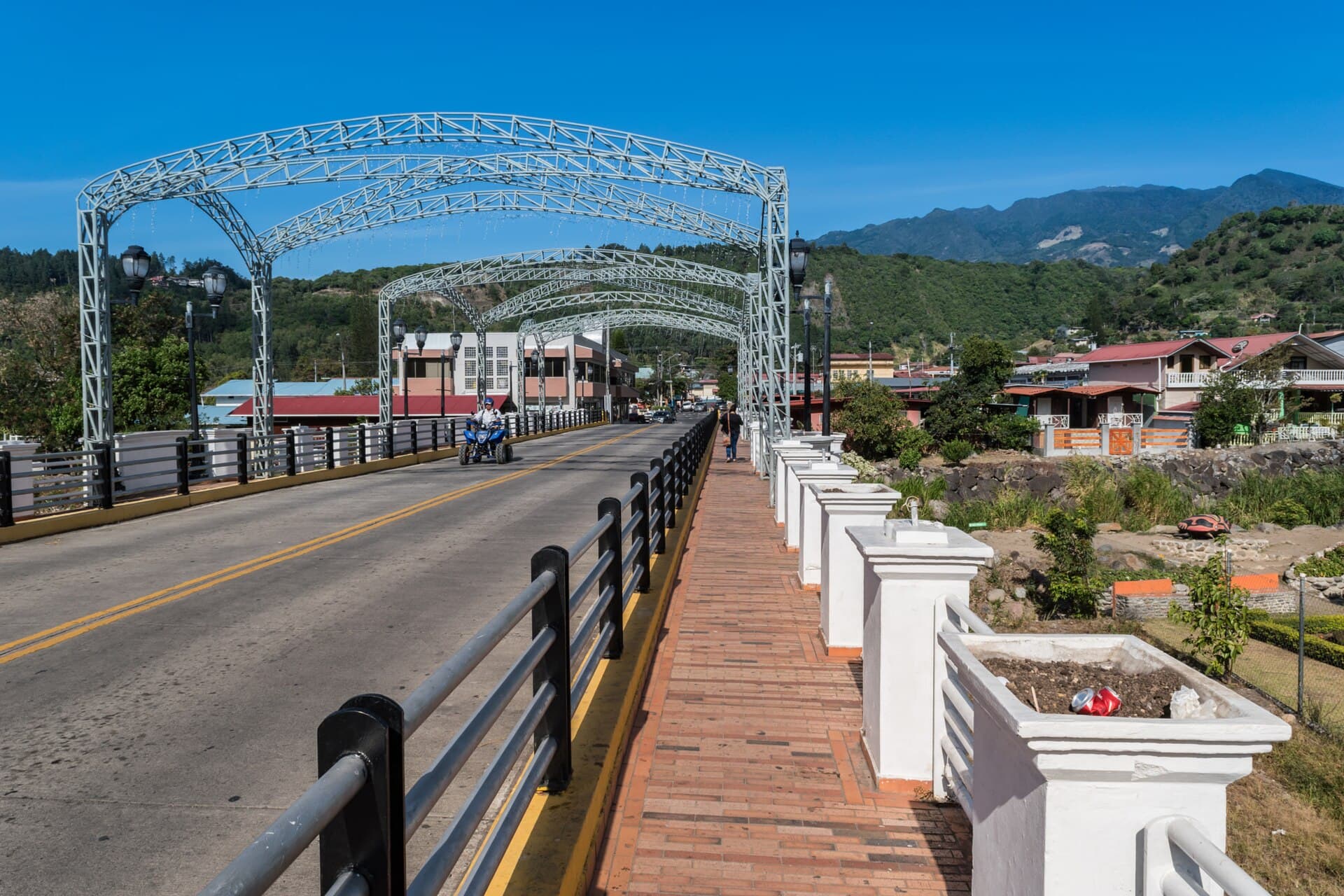 Bridge over the river in town — Boquete, Panama