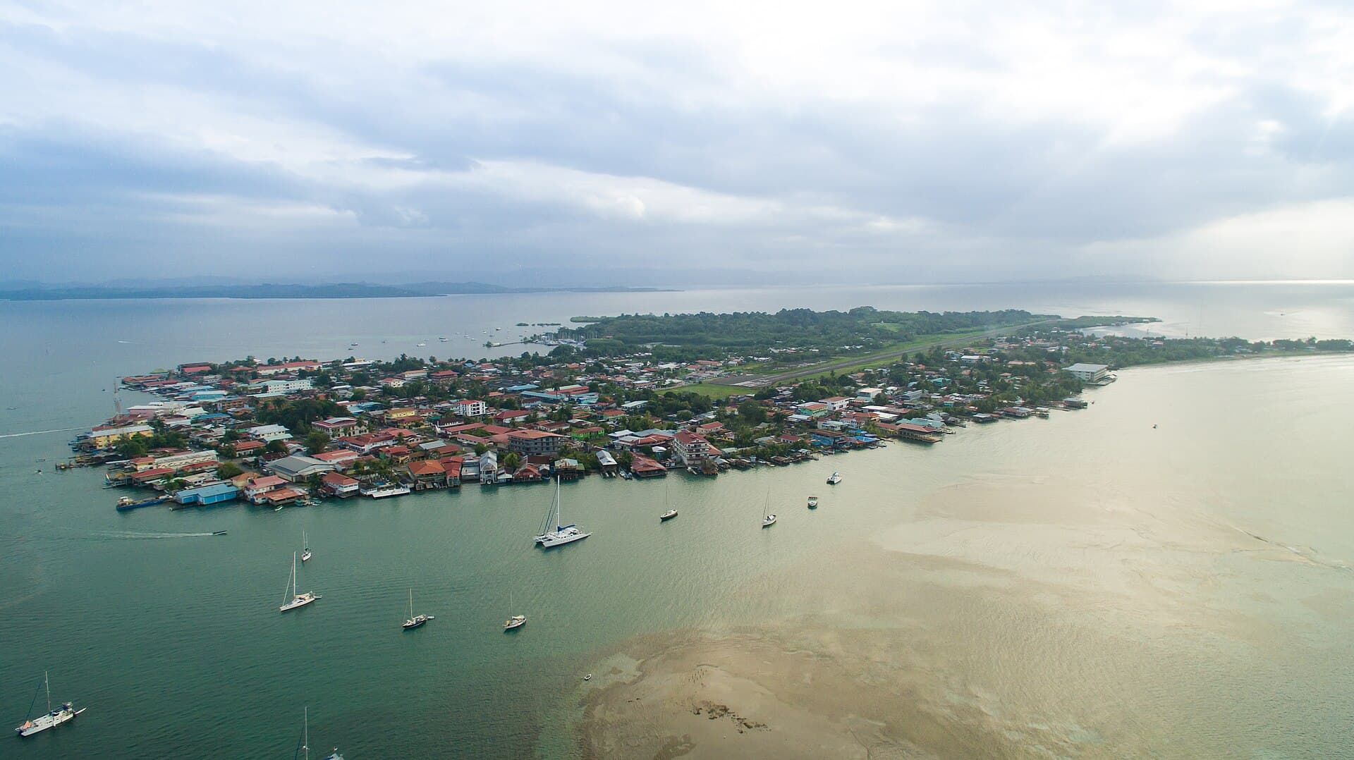 Aerial view over the islands and town — Bocas del Toro, Panama