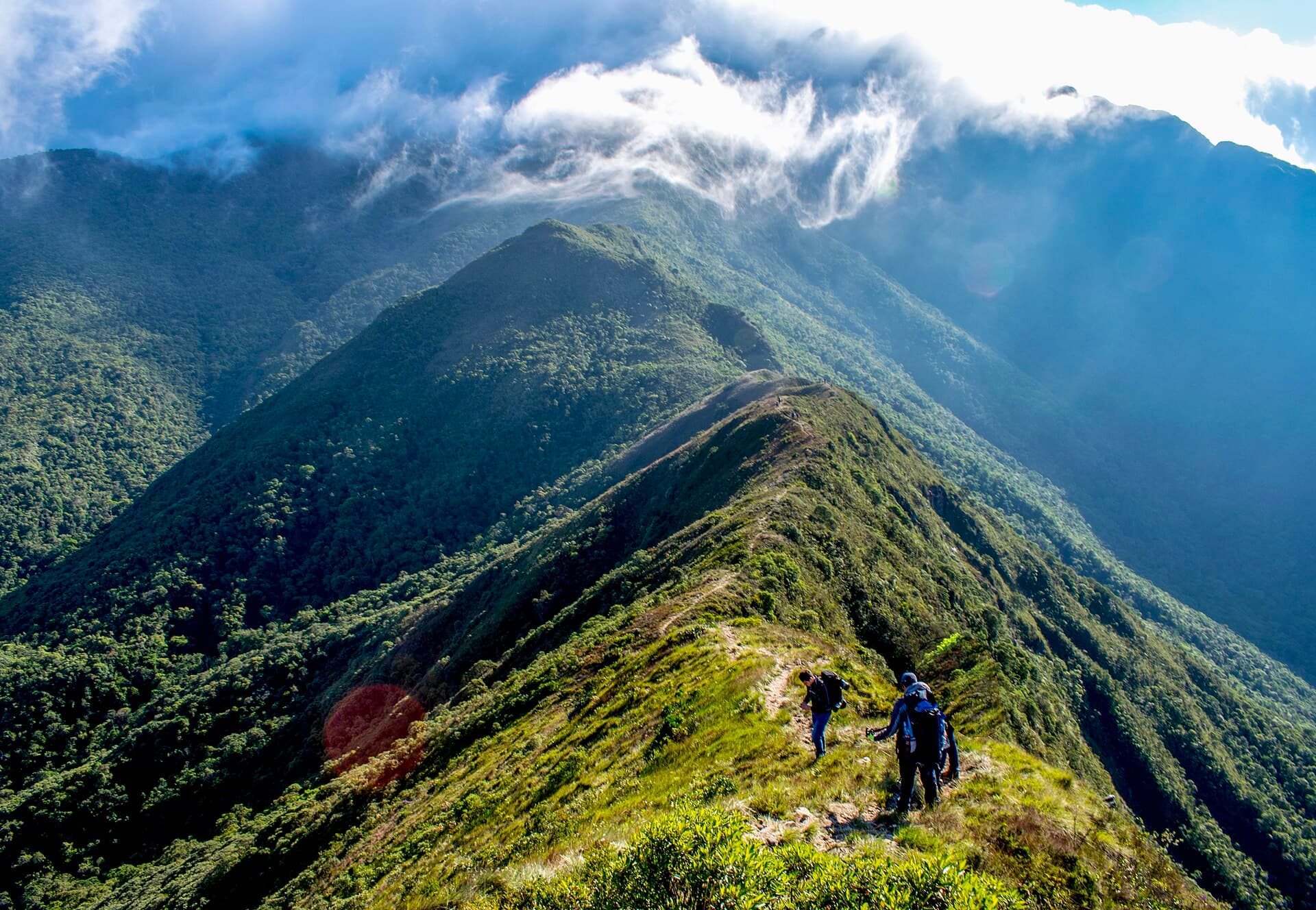 The high peaks of the Serra Fina traverse — Serra da Mantiqueira, Brazil